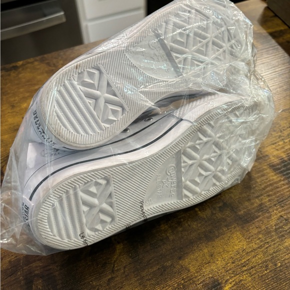 Converse New Women size 7.5 men’s size 5.5 new without box. - Picture 3 of 7